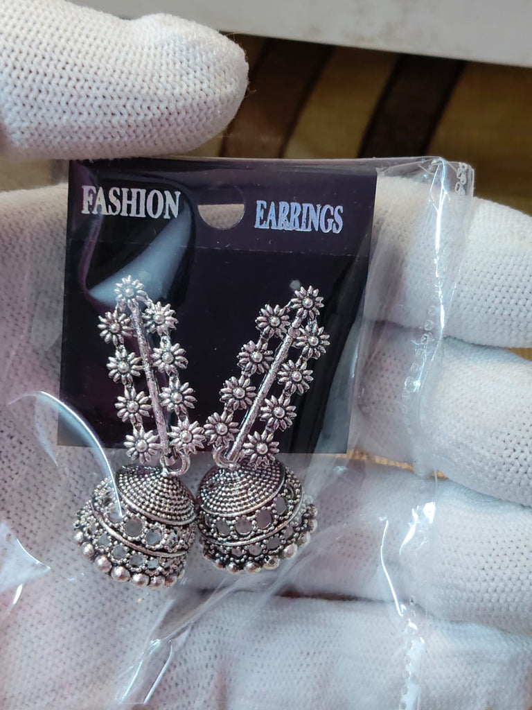 🖤 Oxidized Silver Floral Jhumka Earrings – Traditional & Timeless