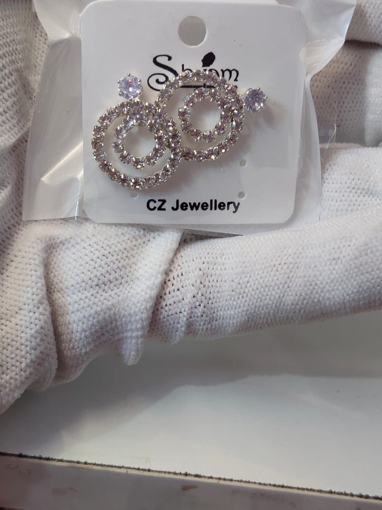💖 Combo of 2 Elegant Earrings – Pearl Charm & CZ Sparkle