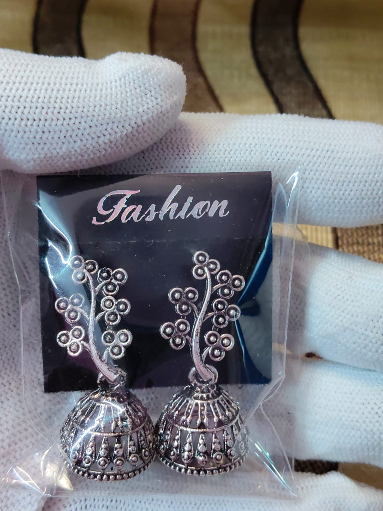 🕊️ Antique Silver Floral Jhumka Earrings – Ethnic Elegance