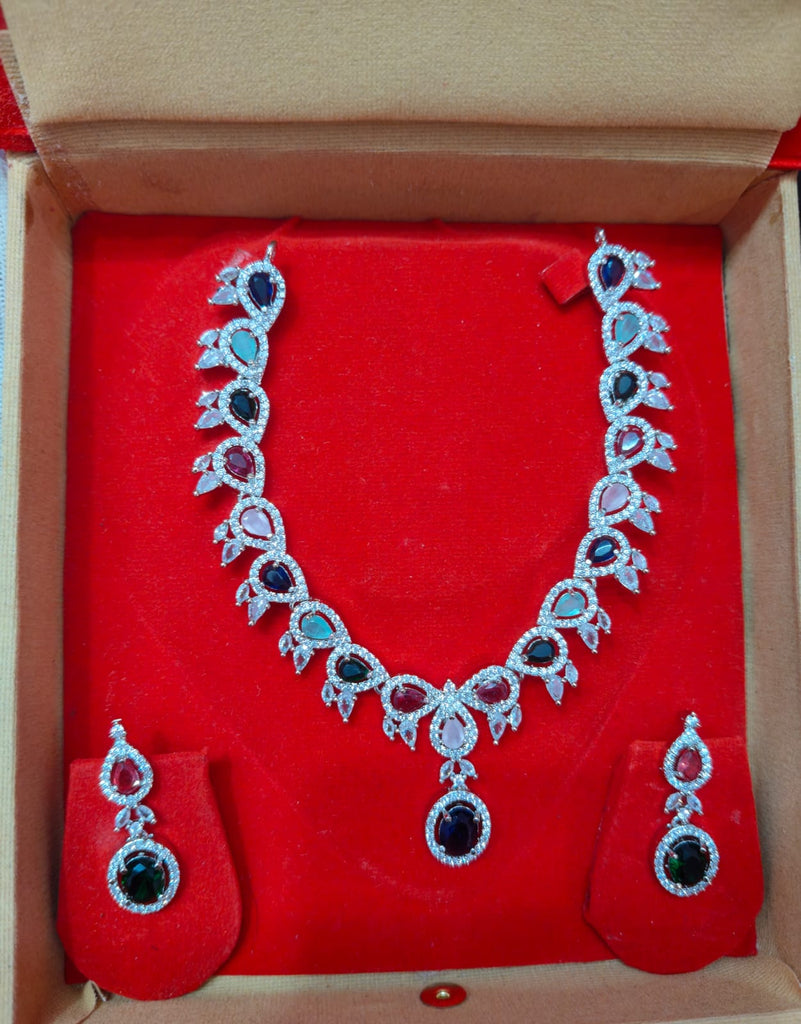 OllHeart “Royal Radiance” Necklace Set 💎